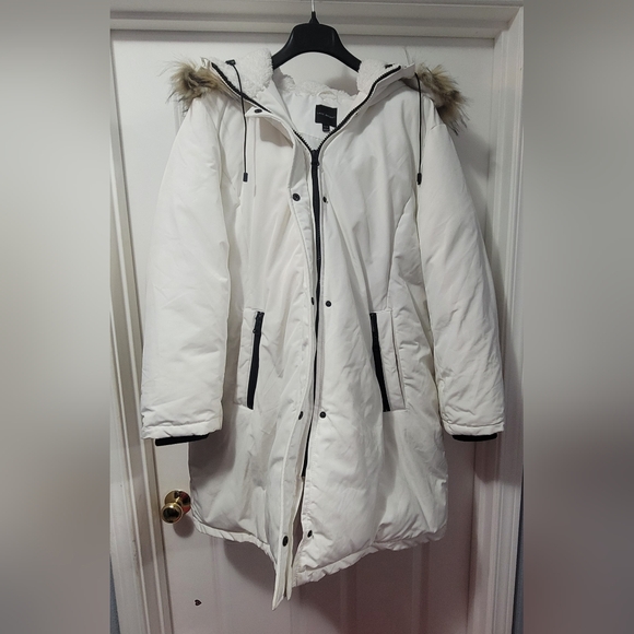 Lane Bryant Ivory Puffer Jacket with Dark Trim - Picture 1 of 5